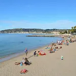 Climatise A Les Pins Dans Avec Piscine Lägenhet *