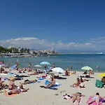 Climatise A Les Pins Dans Avec Piscine Lägenhet