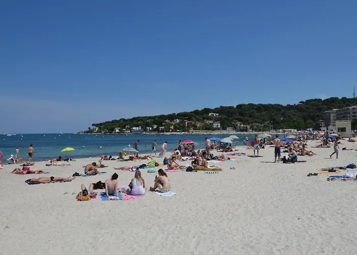 Climatisé à Les Pins Dans Résidence Avec Piscine * Juan-les-Pins