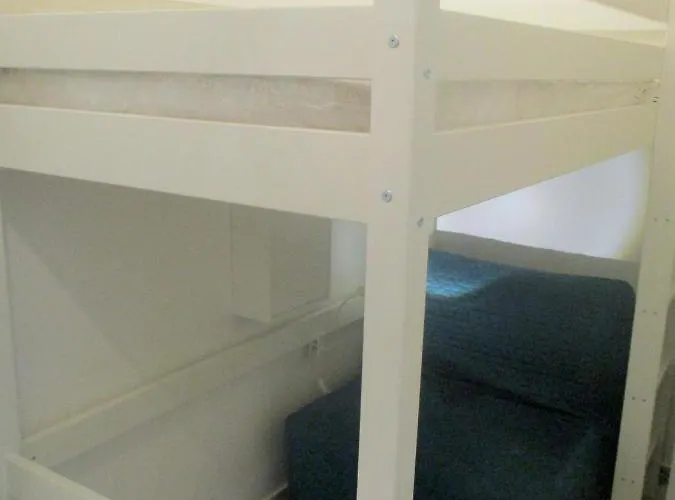 Apartment Climatise A Les Pins Dans Avec Piscine