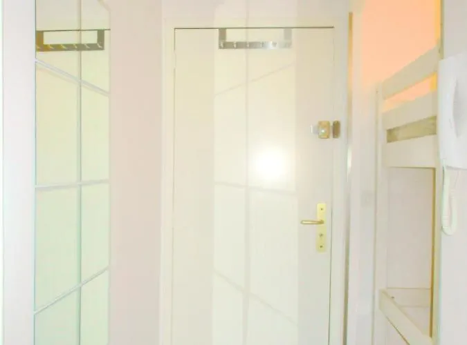 Climatise A Les Pins Dans Avec Piscine Apartment *